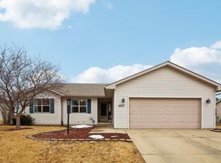 1437 Prairie Rose Dr, Sun Prairie, WI 53590