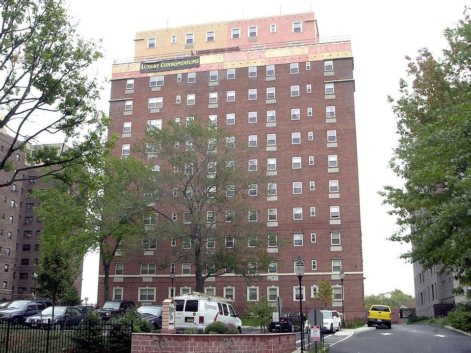1st image of 70 S Munn Ave APT 902