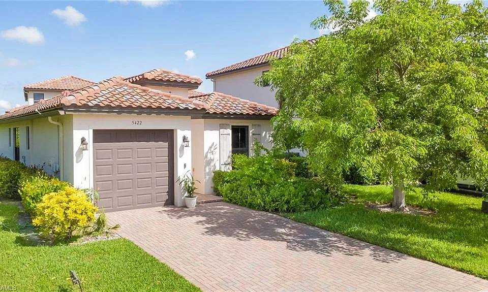 5422 Useppa Dr
