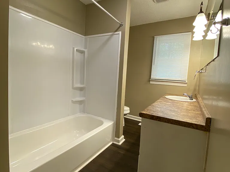 2919 Spring Ave SW — Photo 11