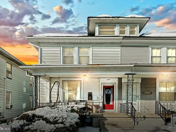 237 W High St, Red Lion, PA 17356