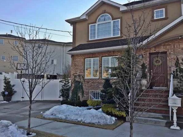 126 Hurlbert St