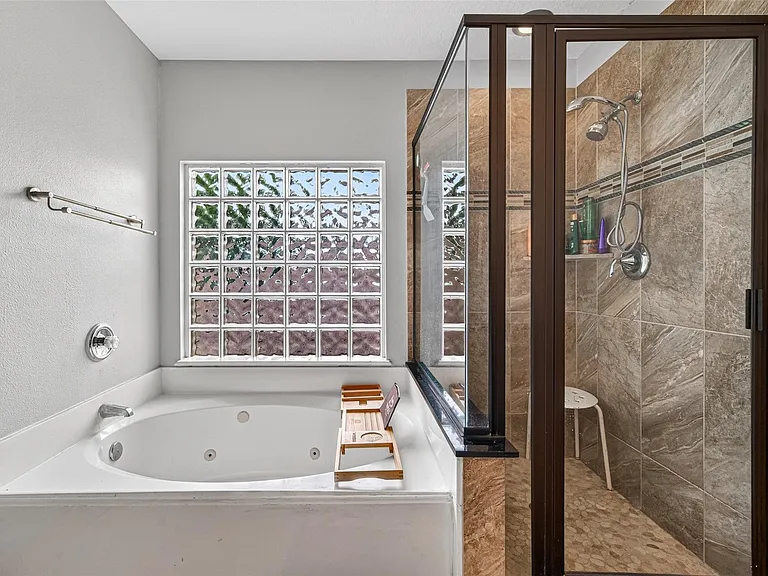 21202 Barker Canyon Ln — Photo 34
