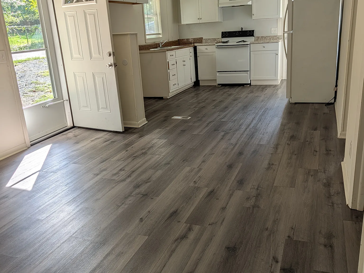 2 bed, 725 sqft, $1,000 — Photo 3