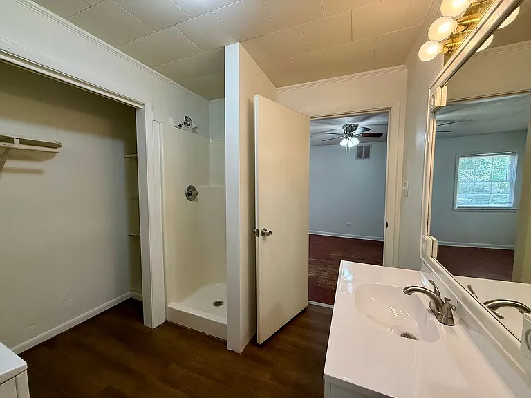 819 W Emerson St — Photo 17