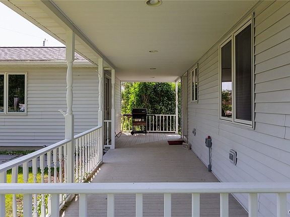 5th image of 11173 Flatrock W