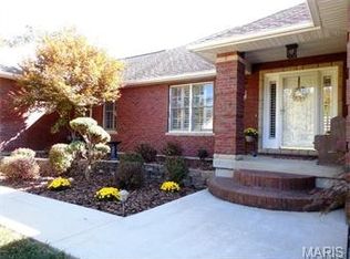 11942 Cedarside Cir, Rolla, MO 65401