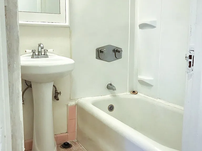 4515 Burke Ave N — Photo 7