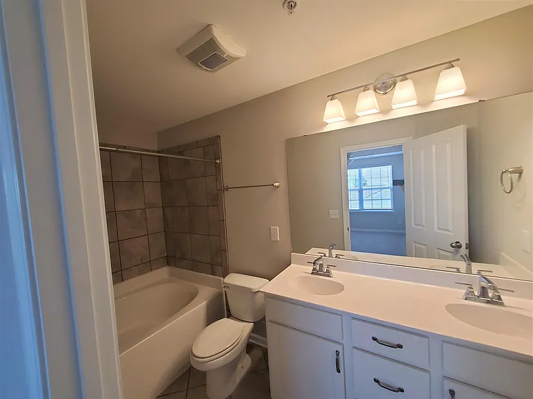 320 Kinsale Dr — Photo 17