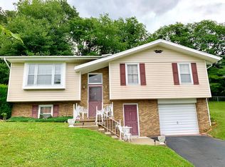 372 Rolling Hills Dr, Princeton, WV 24740