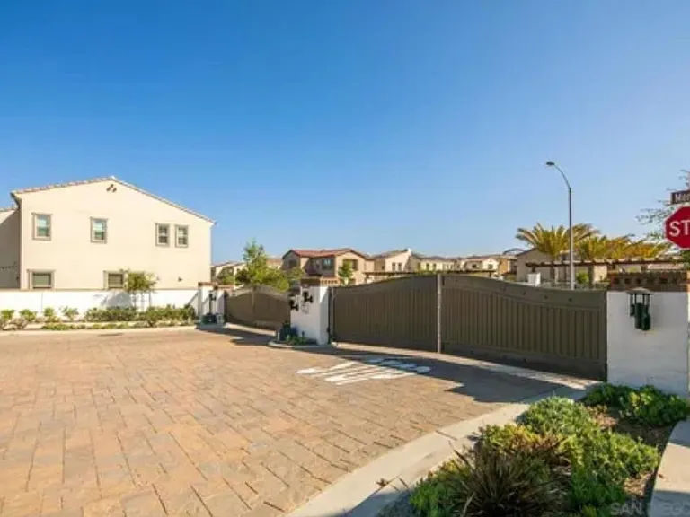 628 Gemstone Dr — Photo 5