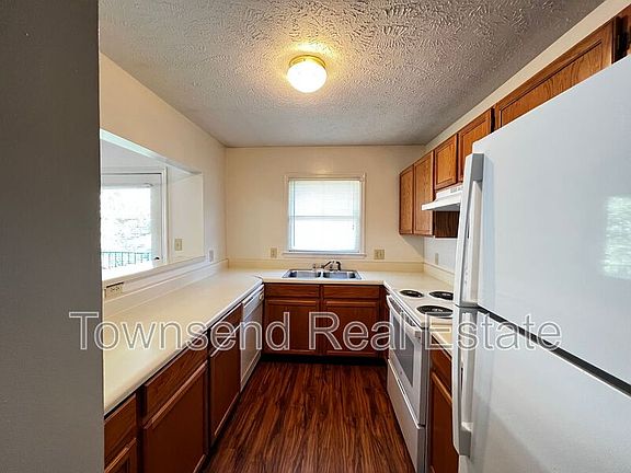 3rd image of 1031-3 Ancestry Dr