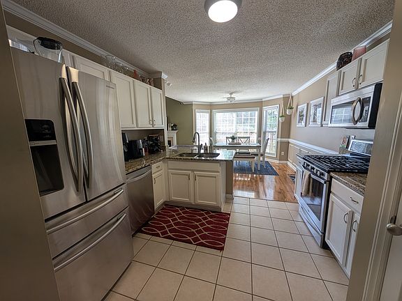 5th image of 9932 Treymore Dr