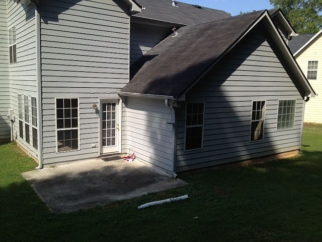 2nd image of 3055 Vineyard Way SE