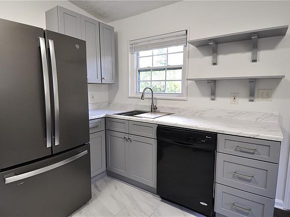 5th image of 2351 Pinewood Dr