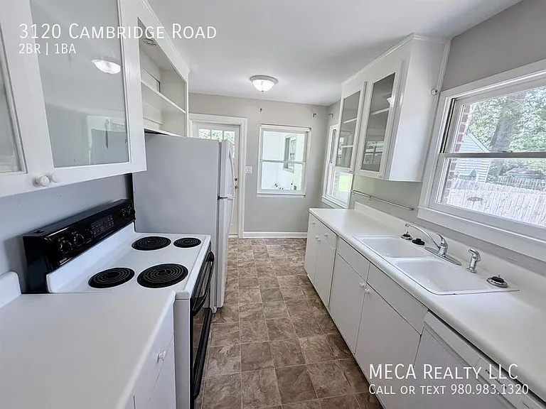 3120 Cambridge Rd — Photo 6