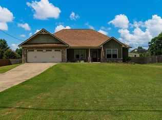 154 Owens Rd, Fort Mitchell, AL 36856