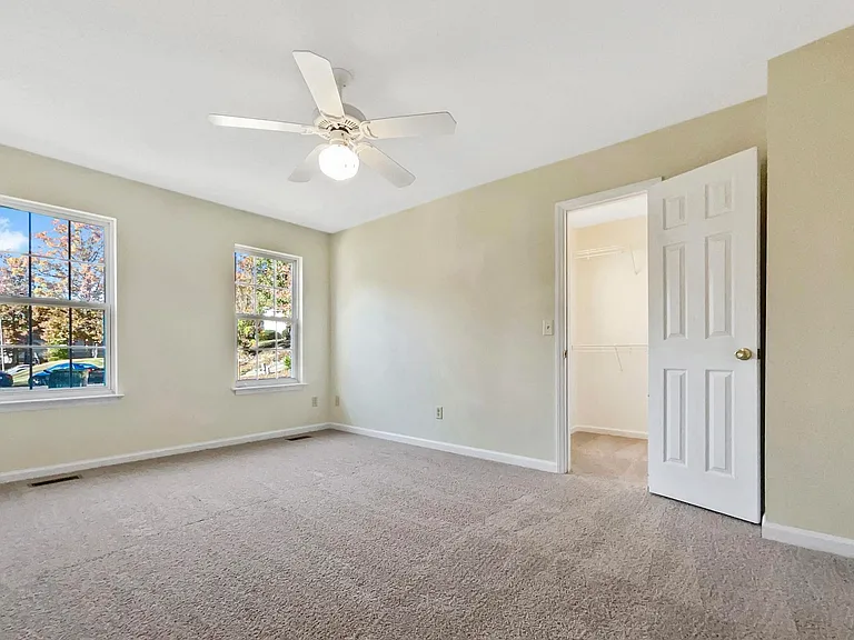 413 Adams St — Photo 8