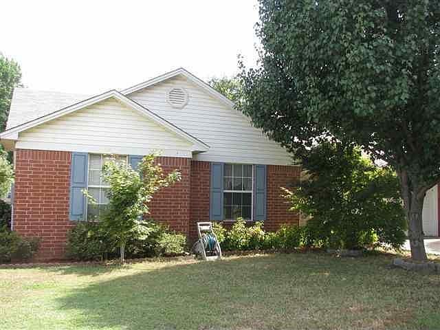1st image of 105 W Lauren Ln