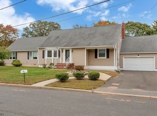 21 Moyer Ct, North Haledon, NJ 07508