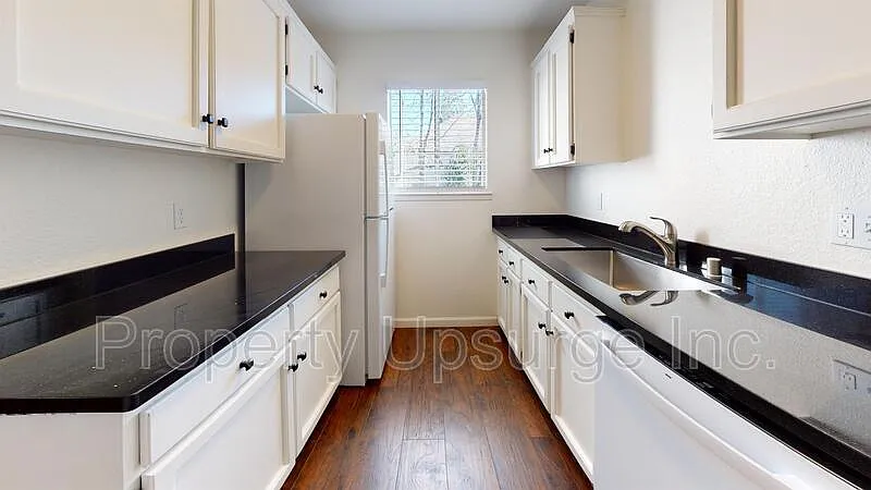 2 bed, 1.5 bath, 900 sqft, $1,395 — Photo 4