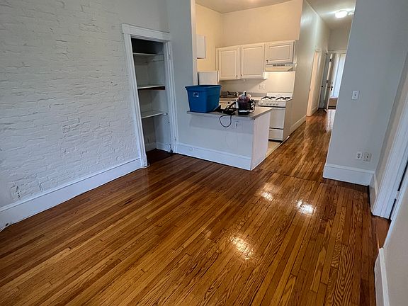 2nd image of 891 Massachusetts Ave APT 1