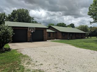 10944 E Stockade Rd, Moundville, MO 64771