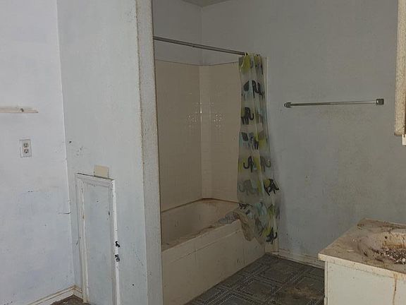5th image of 1745 Roanoke Ave SW