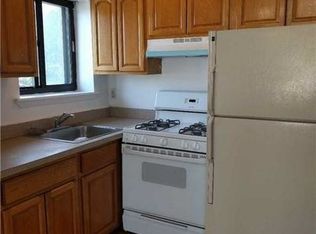 5422 73rd Pl, Maspeth, NY 11378