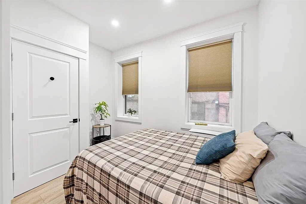 1 bed, $3,700 — Photo 1