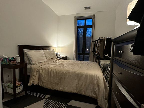 5th image of 609 Saint Johns Pl APT 2B