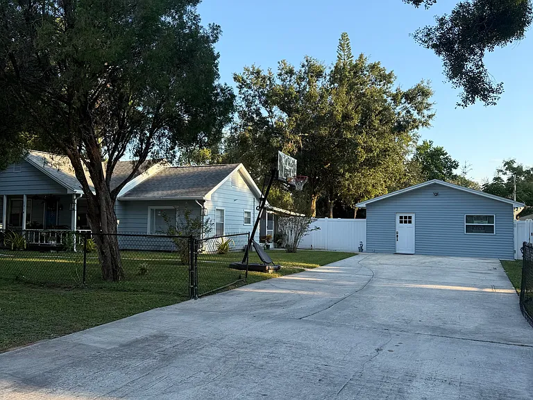 1314 W Rambla St — Photo 3