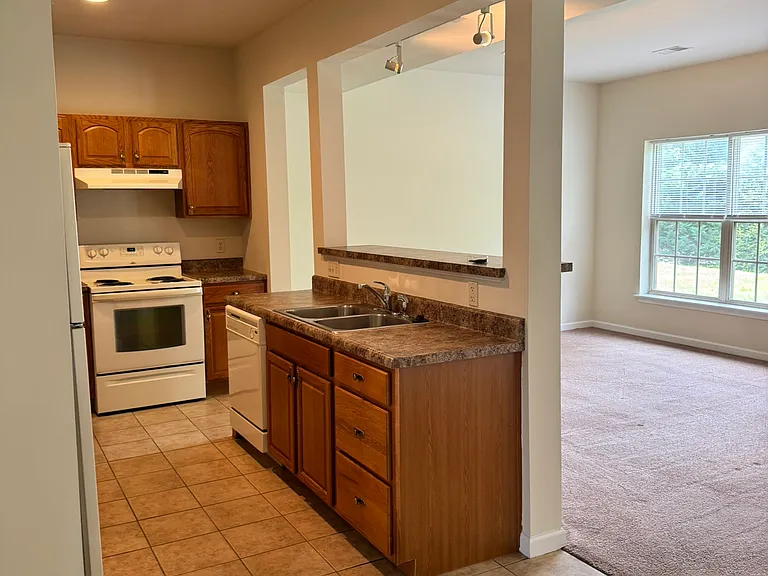 2039 Clinton Ave — Photo 6