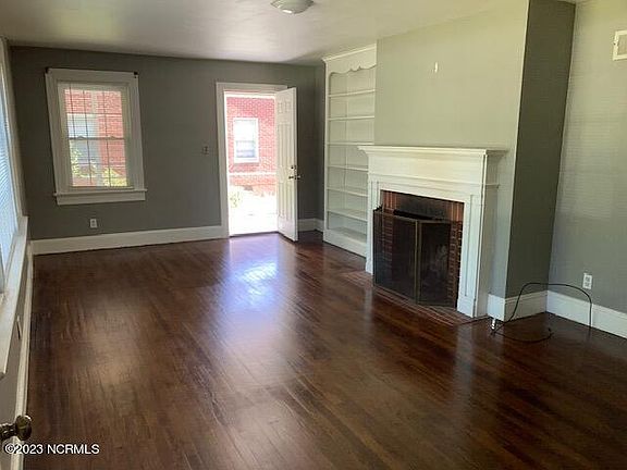 2nd image of 1904 E 6th St