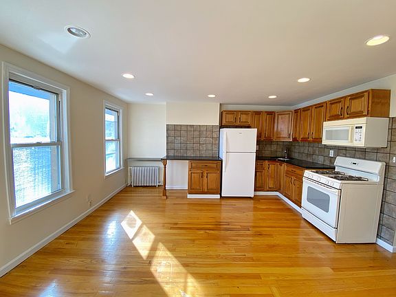 2nd image of 640 4th Ave #3