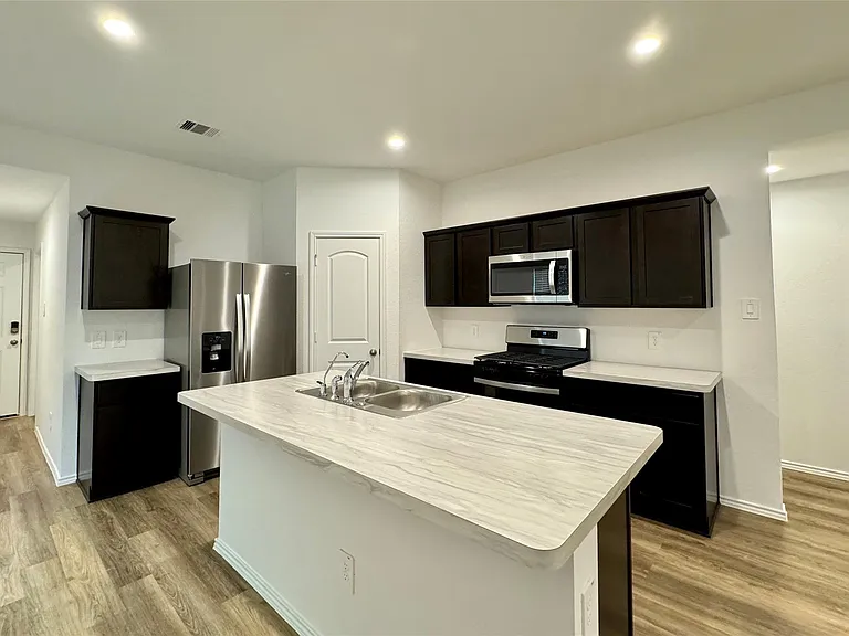 1746 Windstone Ridge Dr — Photo 2