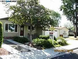 374 Burgess St photo 1