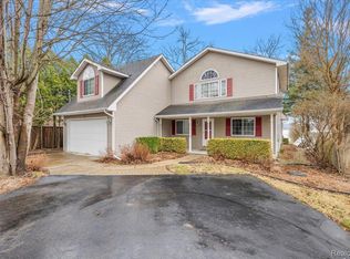 10434 Spring St, Fenton, MI 48430