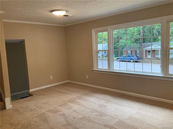 4th image of 2275 Greenfield Dr