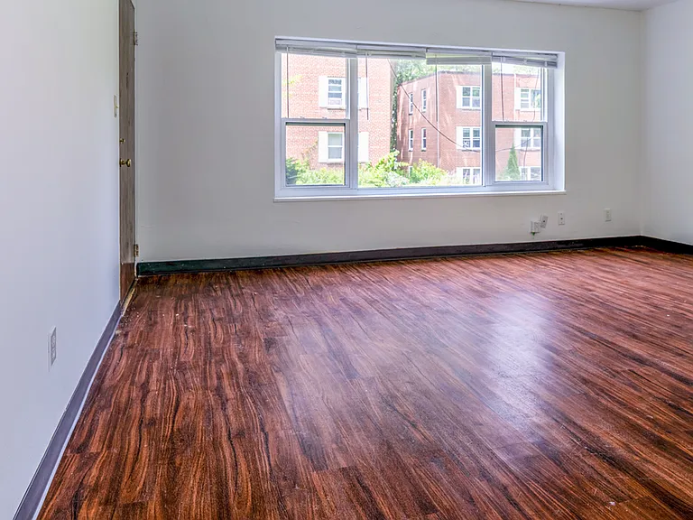 19-01 Sherman Terrace | Living Room