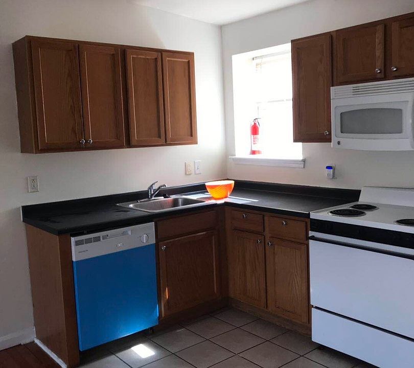 1st image of 1313 N 15th St
