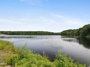 800 Elm Ct, Lords Valley, PA 18428