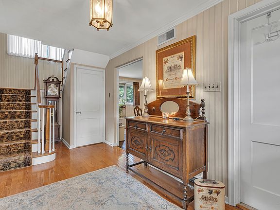 3rd image of 175 Orchard St