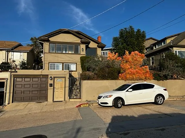 3 bed, 1300 sqft, $5,395 — Photo 2