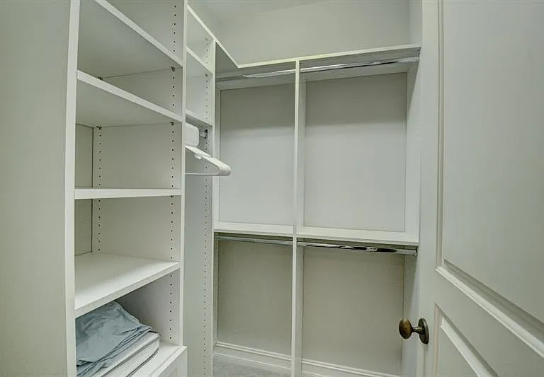 306 E Mallory Cir — Photo 25