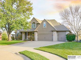 17219 V Cir, Omaha, NE 68135