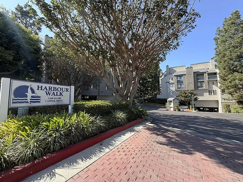 2 bed, 2.0 bath, 1123 sqft, $2,875 — Photo 1