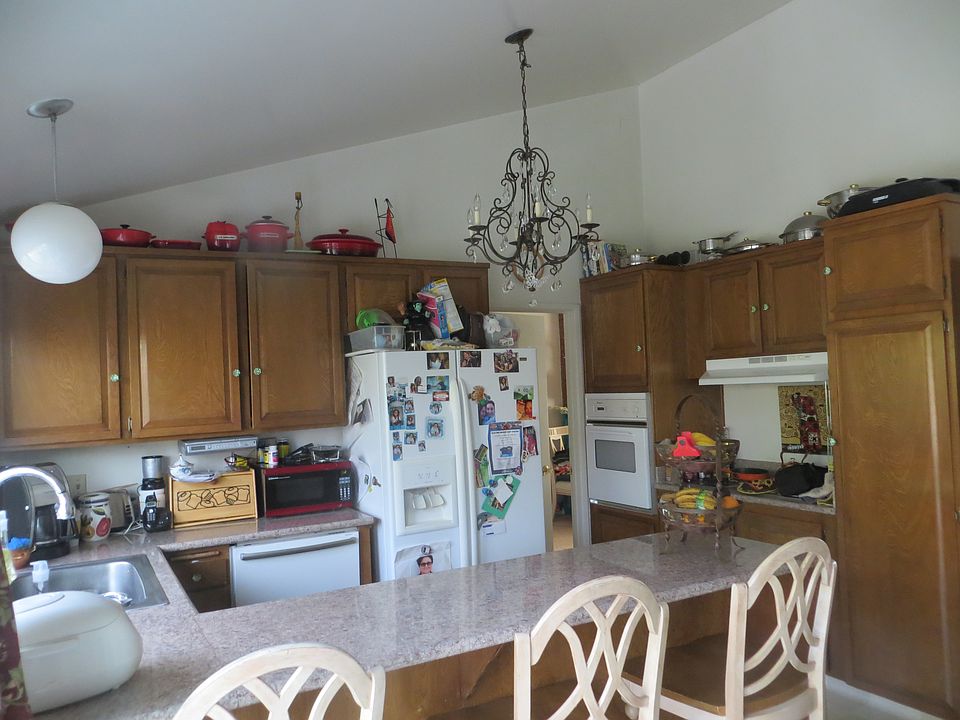 2nd image of 35073 Dorchester Ct