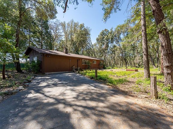 3rd image of 821 Laughlin Way