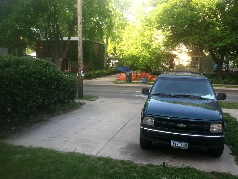 929 S Summit St — Photo 12